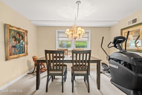 Chandelier, Dining room, Fitness Equipment, Interior