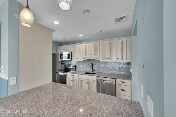 Interior, Kitchen, Pendant Lights, Recessed Lighting, Stainless Steel Appliances