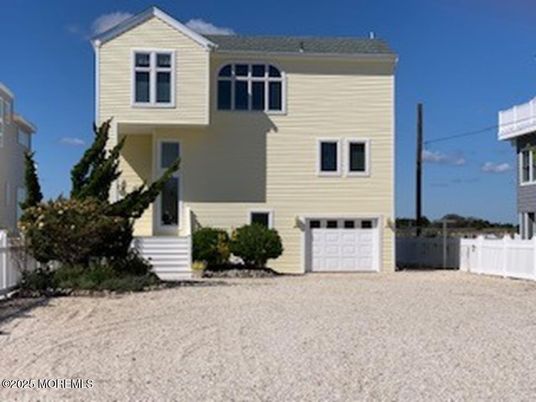 Attached, Exterior, Facade, Rowhouse