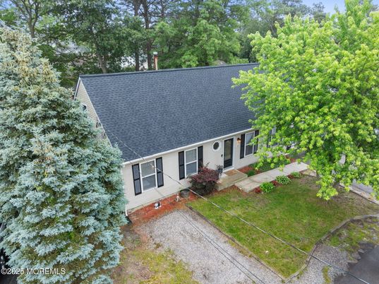 Exterior, Facade, Cape Cod