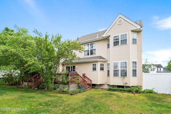 Backyard, Exterior, Facade, Queen Anne Victorian