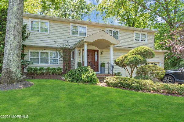 Attached, Exterior, Facade, Raised Ranch