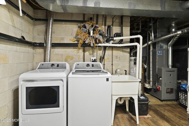 Interior, Washer, Wood Texture Flooring