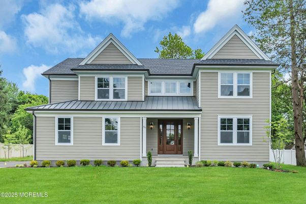 Exterior, Facade, Farmhouse