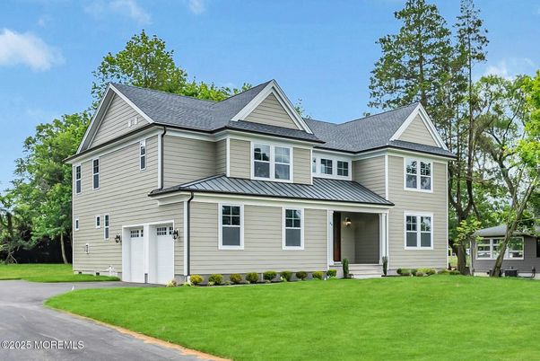 Attached, Exterior, Facade, Farmhouse