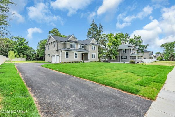 Attached, Backyard, Exterior, Facade, Queen Anne Victorian