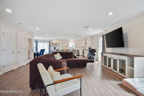 Interior, Kitchen, Living room, Pendant Lights, Recessed Lighting, Wood Texture Flooring