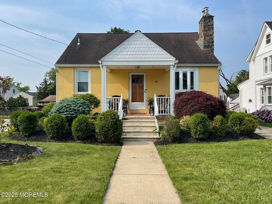 Exterior, Facade, Cape Cod