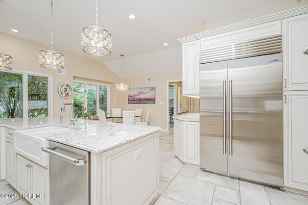 Dining room, Interior, Kitchen, Pendant Lights, Recessed Lighting, Stainless Steel Appliances