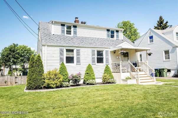 Backyard, Exterior, Facade, Cape Cod