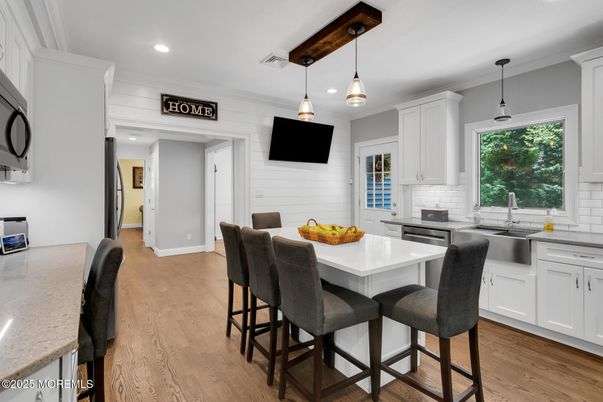 Interior, Kitchen, Pendant Lights, Recessed Lighting, Wood Texture Flooring