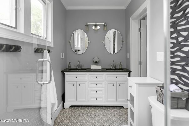 Bathroom, Dual Sink Vanities, Interior