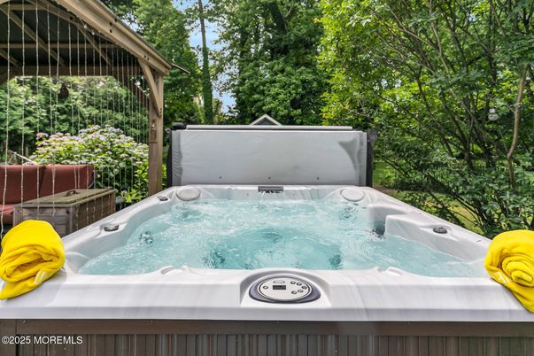 Exterior, Hot Tub