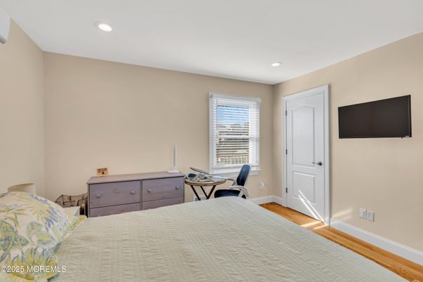 Bedroom, Home Office, Interior, Recessed Lighting, Wood Texture Flooring