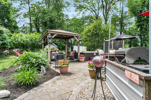 Exterior, Hot Tub