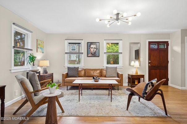 Interior, Living room, Pendant Lights, Wood Texture Flooring