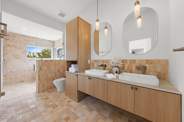 Bathroom, Dual Sink Vanities, Interior, Pendant Lights, Recessed Lighting
