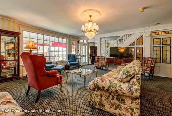 Chandelier, Interior, Living room