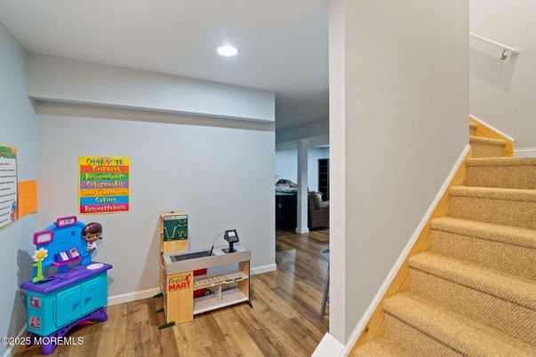 Interior, Recessed Lighting, Wood Texture Flooring