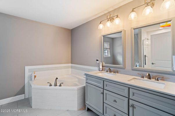 Bathroom, Dual Sink Vanities, Interior