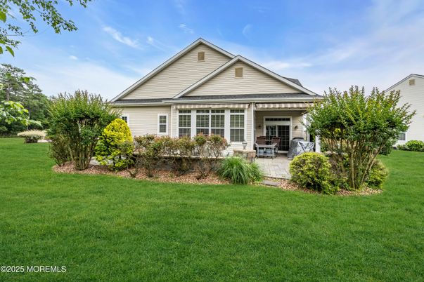Backyard, Exterior, Facade, Ranch