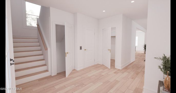 Interior, Recessed Lighting, Wood Texture Flooring