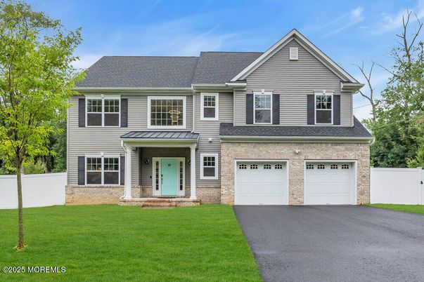Attached, Exterior, Facade, Farmhouse