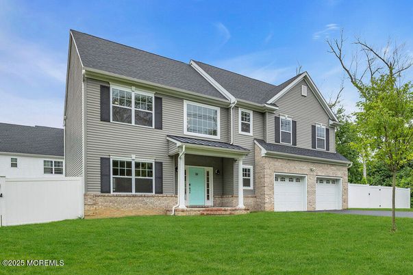 Attached, Exterior, Facade, Farmhouse