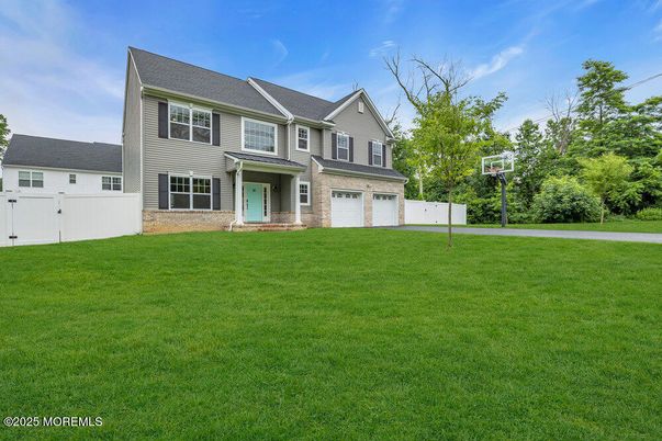 Attached, Exterior, Facade, Farmhouse