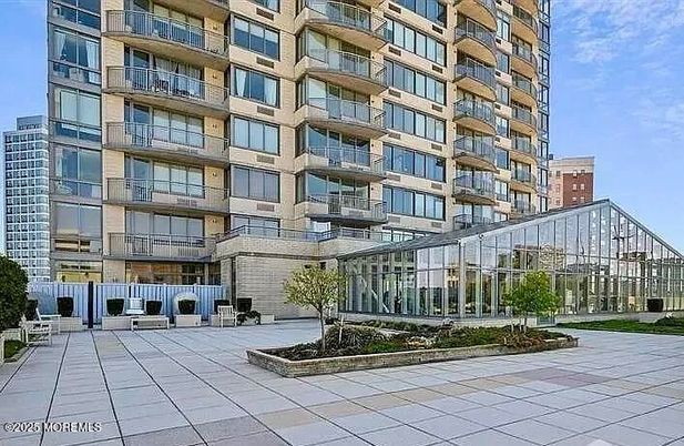 Exterior, Facade, Condo Building