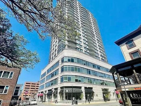 Exterior, Facade, Condo Building