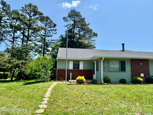 Backyard, Exterior, Facade, Brick Facade, Cape Cod