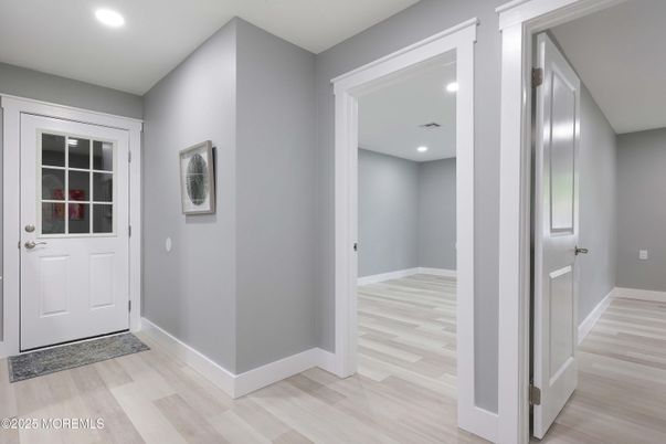 Interior, Recessed Lighting, Wood Texture Flooring