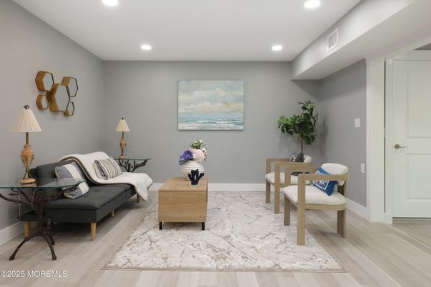 Interior, Recessed Lighting, Wood Texture Flooring