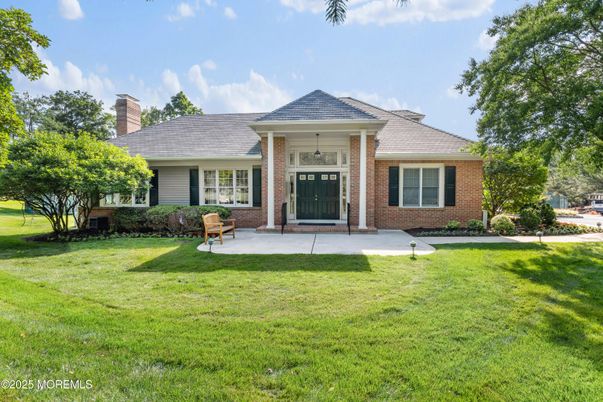 Backyard, Exterior, Facade, Brick Facade, Ranch