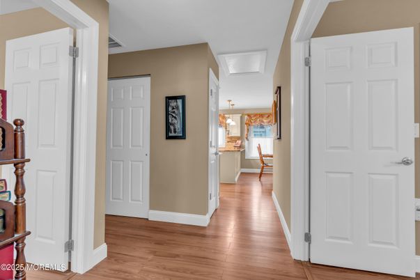 Interior, Pendant Lights, Wood Texture Flooring