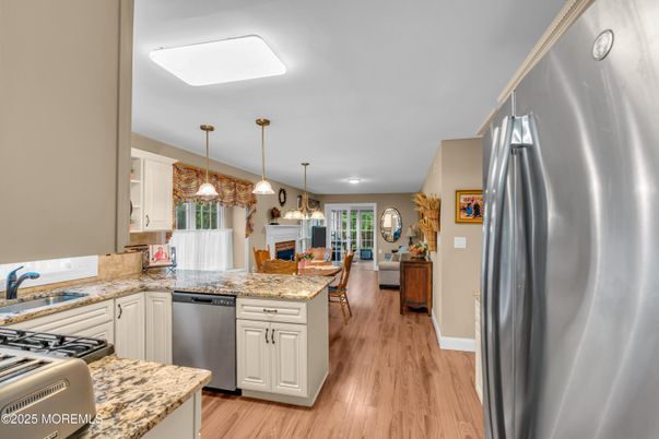 Dining room, Interior, Kitchen, Pendant Lights, Wood Texture Flooring