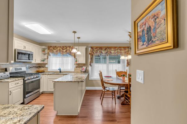 Dining room, Interior, Kitchen, Pendant Lights, Wood Texture Flooring
