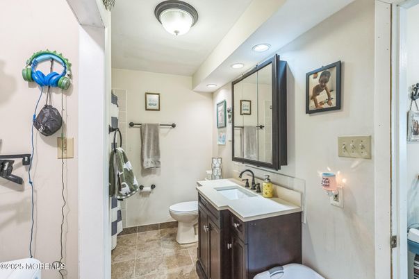 Bathroom, Interior, Recessed Lighting
