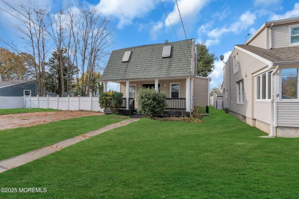 Backyard, Exterior, Facade, Cape Cod