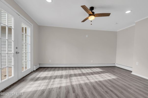 Empty room, Interior, Recessed Lighting, Wood Texture Flooring