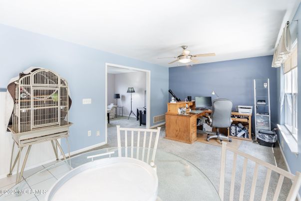 Home Office, Interior