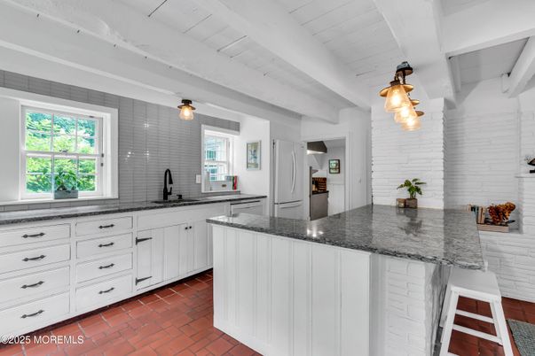 Interior, Kitchen, Pendant Lights, Stone Walls