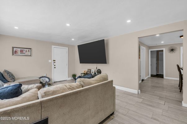Interior, Living room, Recessed Lighting, Wood Texture Flooring
