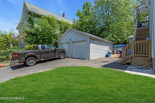 Detached Garage, Exterior