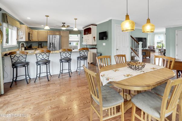 Dining room, Interior, Kitchen, Pendant Lights, Recessed Lighting, Wood Texture Flooring
