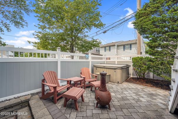 Exterior, Hot Tub