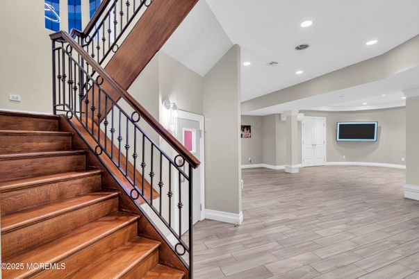 Interior, Recessed Lighting, Wood Texture Flooring