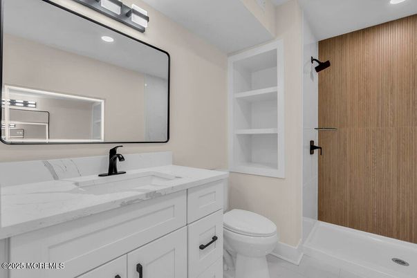 Bathroom, Interior, Recessed Lighting