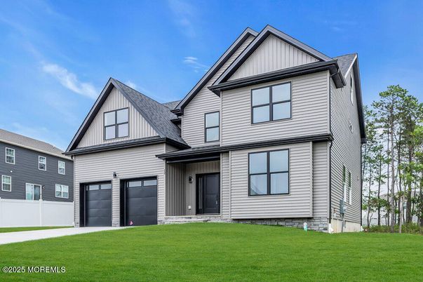 Attached, Exterior, Facade, Farmhouse